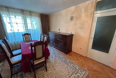 Apartament 3 camere, decomandat - Cugir - 2