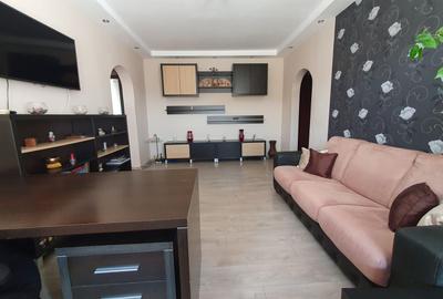 Apartament cu 3 camere semidecomandat, mobilat în Dristor - 4