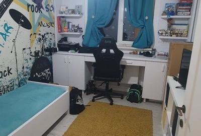 Apartament cu 3 camere decomandat în Micro 20 - 8