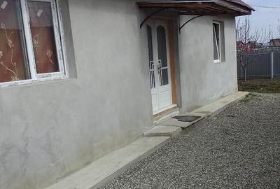 Casă cu Teren 230 Mp în Zănești - 1