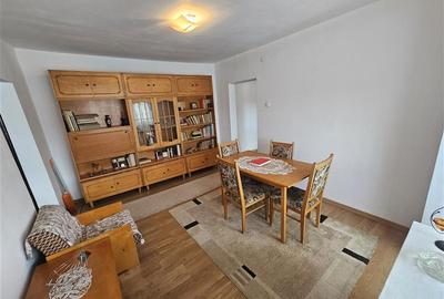 Apartament cu 3 camere semidecomandat în Micro III - 14