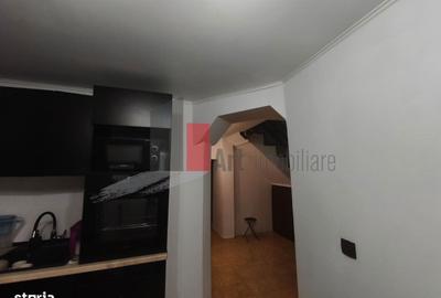 Casă cu 4 camere cu Canalizare în Giulești - 6