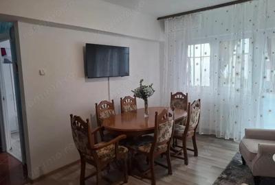 Apartament cu 3 camere semidecomandat în Central - 3