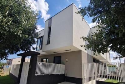 Duplex cu 5 camere cu Canalizare în Palazu Mare - 1