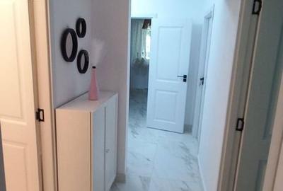 Apartament cu 3 camere decomandat în Drumul Taberei - 2