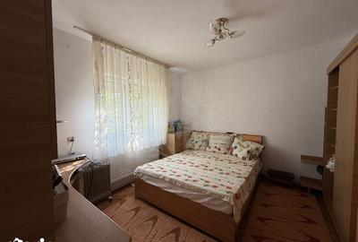 Casă cu 8 camere cu Teren 1300 Mp în Păulești - 2