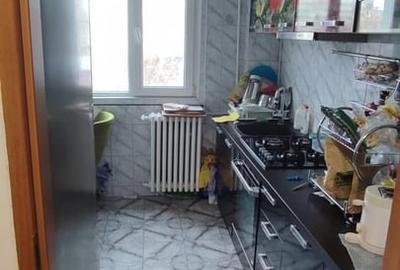Apartament cu 3 camere semidecomandat în Gorjului - 2