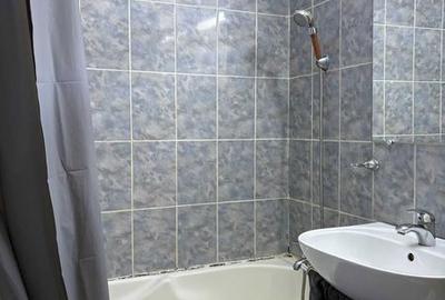 Garsonieră în Titan