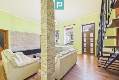 Apartament cu 5 camere decomandat în Central