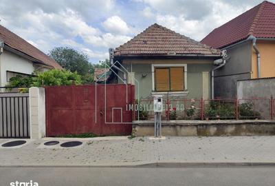 Casă cu 4 camere cu Teren 300 Mp în Central - 2