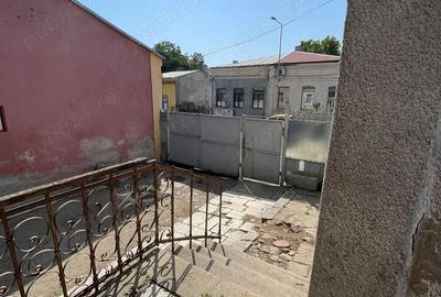 Casă cu 2 camere cu Teren 78 Mp în Central