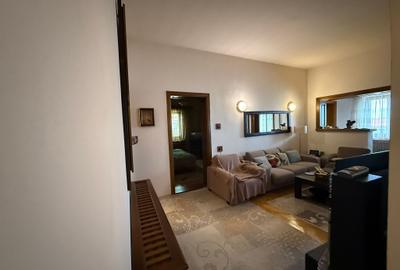 Apartament 4 camere,decomandat,etaj 1 + curte privata,zona ultracentrală Apartament 4 camere,decomandat,etaj 1 + curte privata,zona ultracentrală - 5