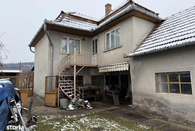 Casă cu 5 camere cu Teren 2754 Mp în Lugașu de Jos - 3
