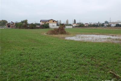 Teren de 4400 mp, în Boldești - 3