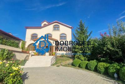 Casă cu 7 camere cu Canalizare în Nord