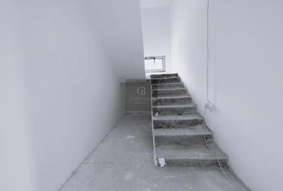 Duplex cu 4 camere cu Canalizare în Central - 7