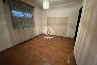 Parcul Carol I Vila interbelica I 2 locuri de parcare Parcul Carol I Vila interbelica I 2 locuri de parcare - 2