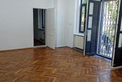 Vanzare / Inchiriere firma Apartament in vila Stirbei Voda, Cismigiu - 1