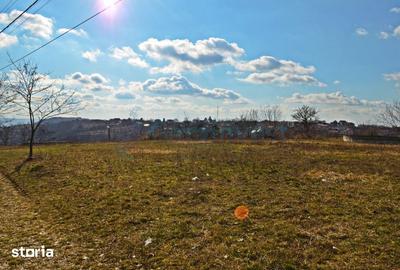 Teren de 11167 mp, în Central