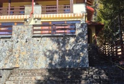 Duplex cu 5 camere cu Canalizare în Central - 2