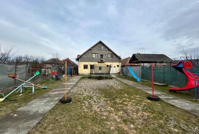 Casă cu Teren 861 Mp în Central - 3