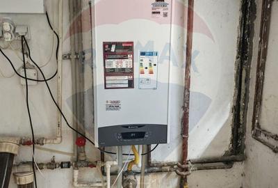 Casă cu 5 camere cu Teren 188 Mp în Vitan - 1