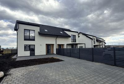 Casă cu 4 camere cu Teren 440 Mp în Șura Mică - 3