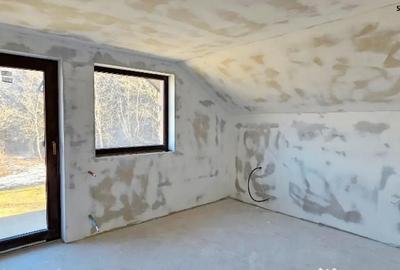 Casă cu 5 camere cu Teren 1400 Mp în Central - 11