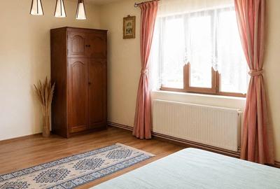 Casă cu 6 camere cu Teren 1100 Mp în Poiana - 4
