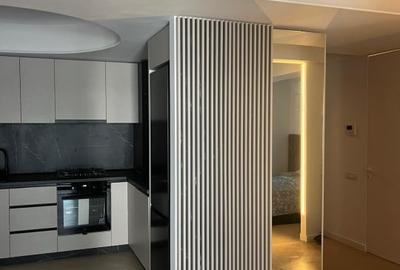 Apartament cu 3 camere semidecomandat, mobilat în Pipera