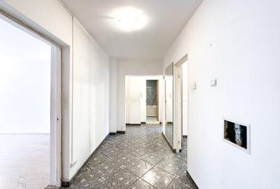 Apartament cu 3 camere decomandat în Octavian Goga