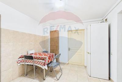 Casă cu două corpuri, ideală pentru firmă, Vitan - 6