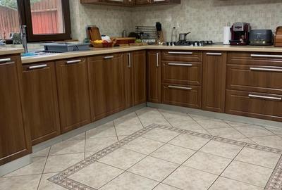 Casă cu 6 camere cu Canalizare în Voluntari - 3