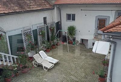 Doua Case + 2 Spa?ii Comerciale, 440 mp Utili pe Str. - 13