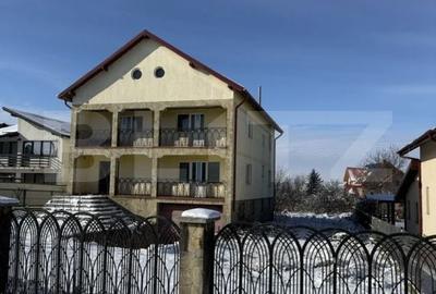 Casă cu 5 camere cu Teren 1000 Mp în Șcheia