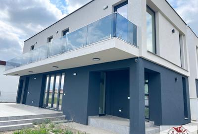 Casă individuală cu 4 camere cu Canalizare în Micești - 1
