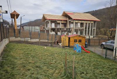 Casă cu 4 camere decomandat în Tăuți - 5