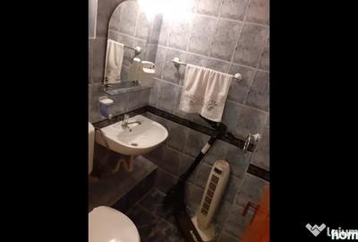 Apartament cu 3 camere decomandat în Nerva Traian