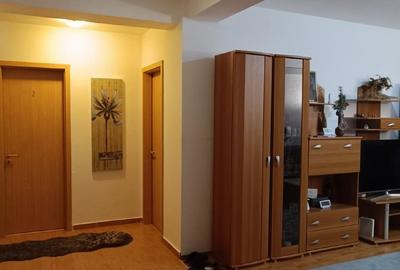Apartament cu 4 camere decomandat, mobilat în Torontalului