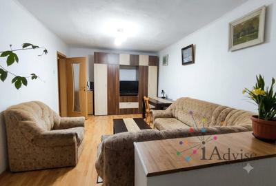 Apartament cu 3 camere decomandat, mobilat în Valea Cetății