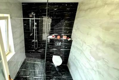 Casă cu 7 camere cu Teren 898 Mp în Central