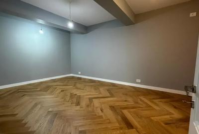 Apartament cu 3 camere decomandat în Băneasa