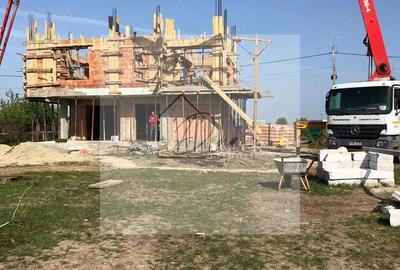 Casă cu 4 camere cu Teren 233 Mp în Tunari