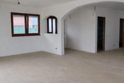 Casă cu 3 camere cu Teren 5000 Mp în Tăuții-Măgherăuș - 2