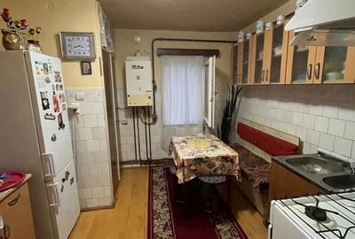 Apartament cu 3 camere semidecomandat în Central - 4