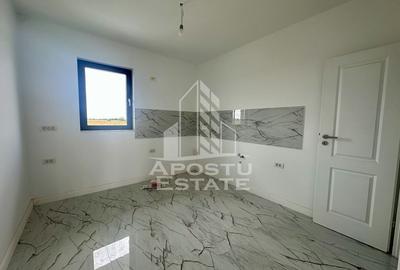 Casă cu 4 camere cu Teren 285 Mp în Giroc - 1