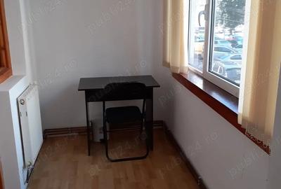 Inchiriez apartament 4 camere zona centrala - 5