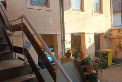 Casa de vanzare, str. Margaretelor - 4