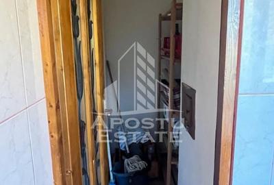 Apartament cu 3 camere decomandat, mobilat în Girocului