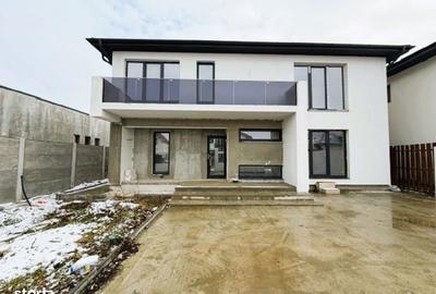 Casă cu 5 camere cu Teren 586 Mp în Slătioara